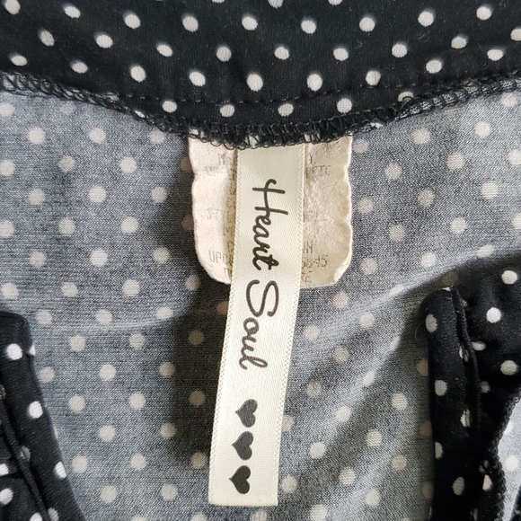 💀4 for $20- Black and White Polka Dot Top - Picture 8 of 12